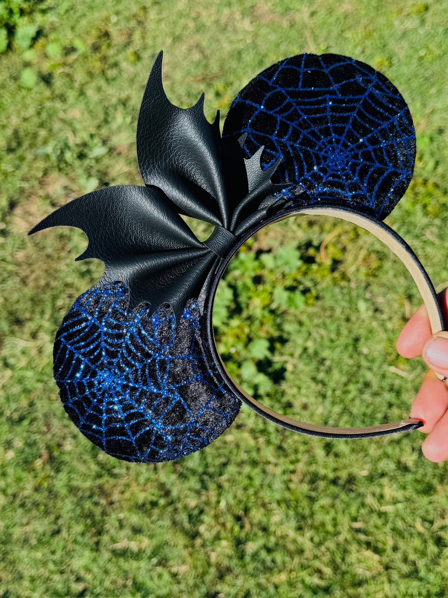 Glitter Spiderweb with bat bow