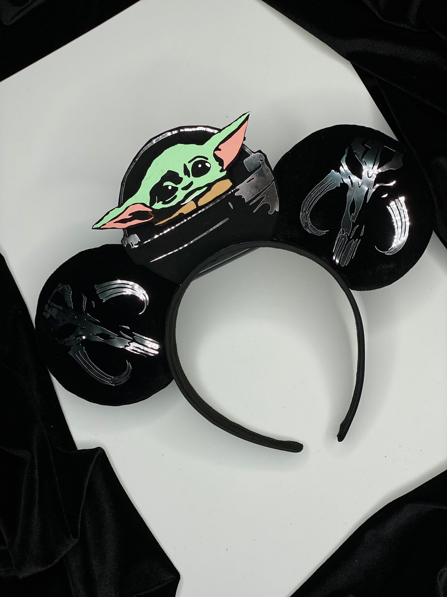 Grogu and mandolorian New ears