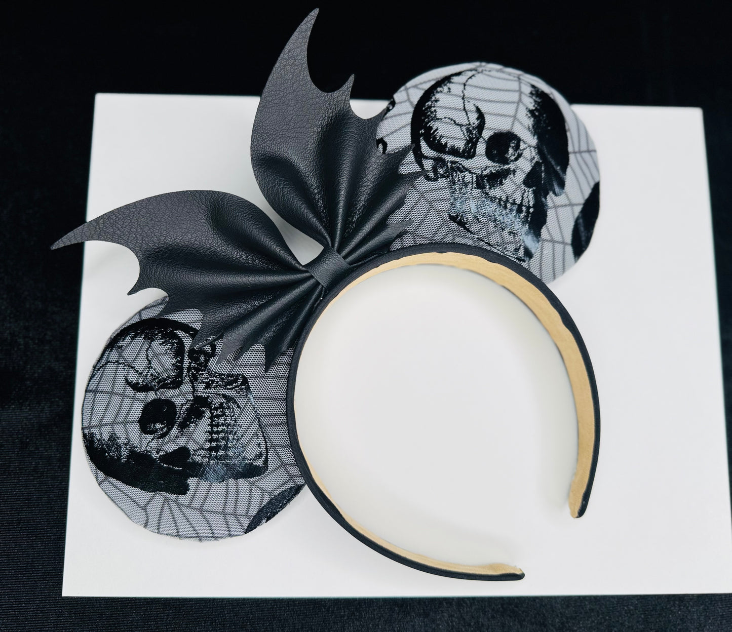 Skull with webs mouse ears