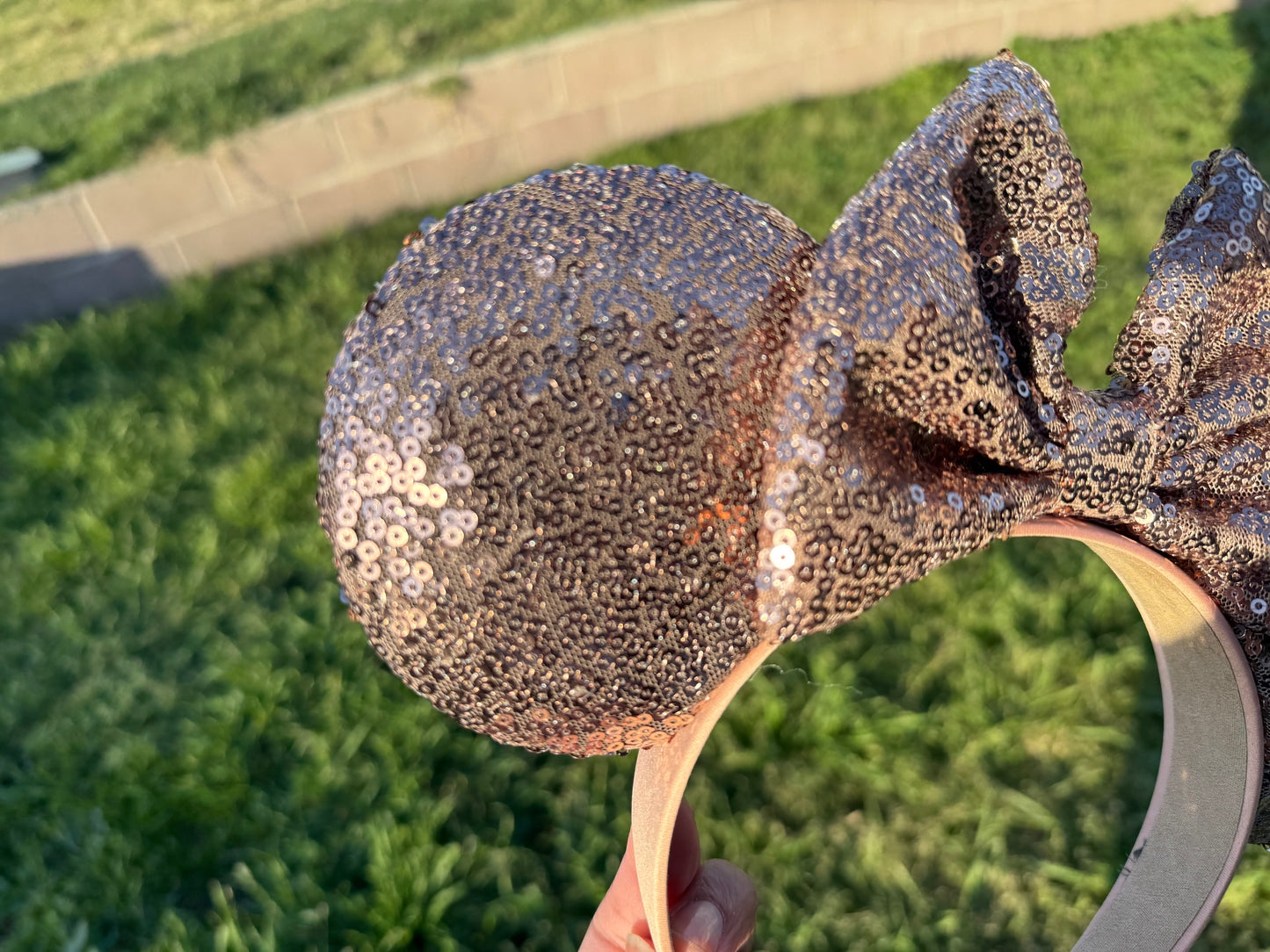 Limited solid velvet ears and sequin ears. (Colored headband)