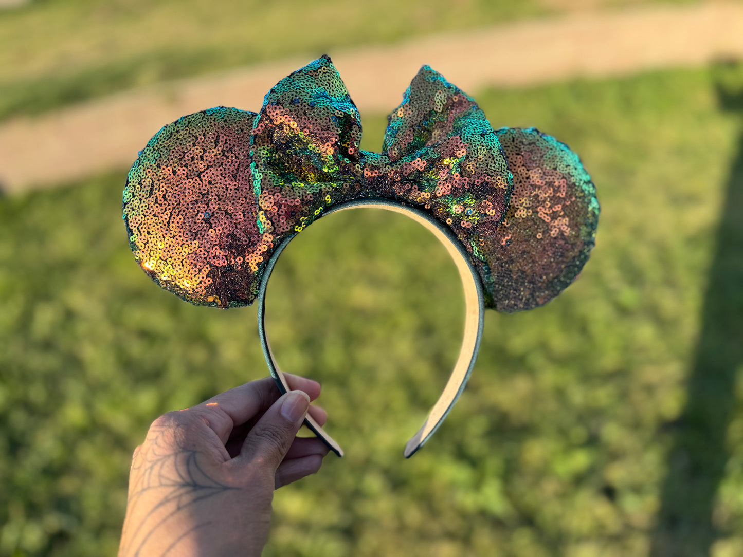 Limited solid velvet ears and sequin ears. (Colored headband)