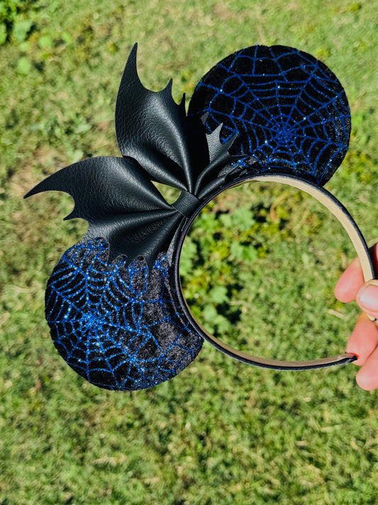 Glitter Spiderweb with bat bow
