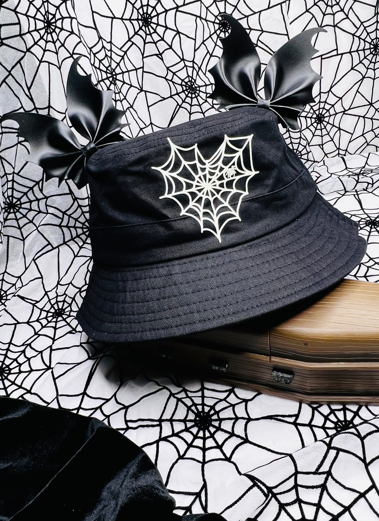 Heart SpiderWeb Bucket hat