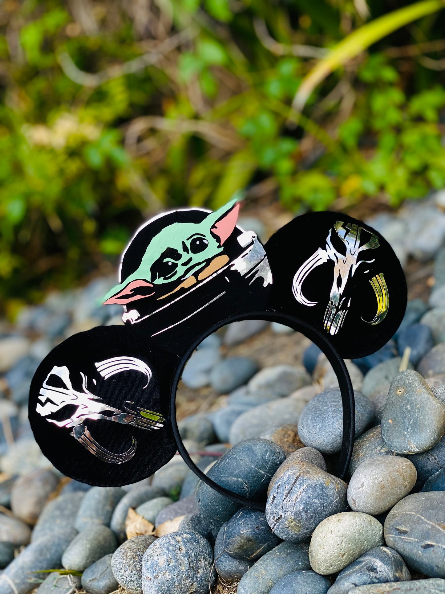 Grogu and mandolorian New ears