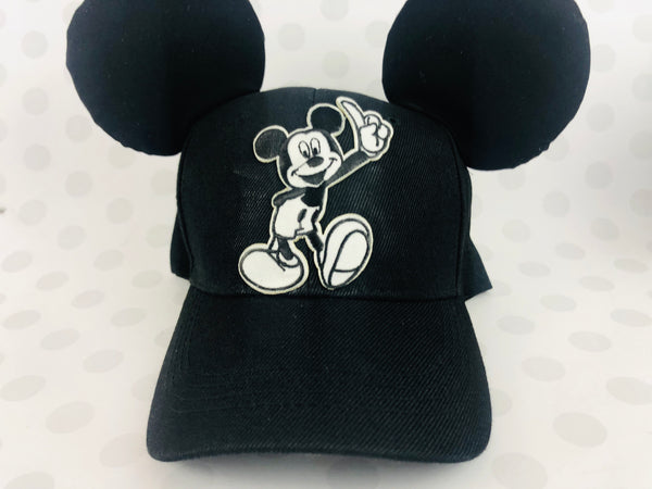 Mickey hat black and white