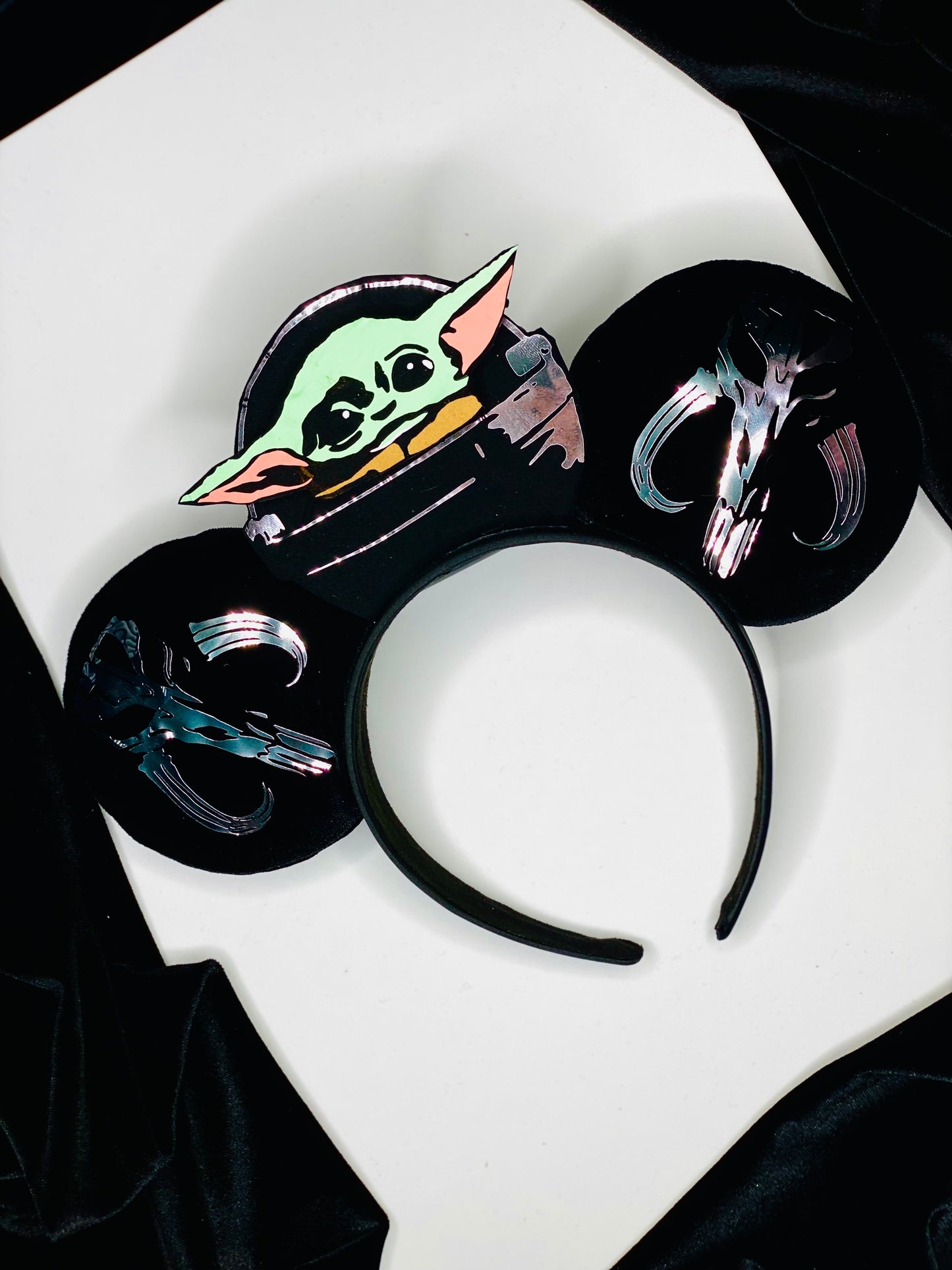 Grogu and mandolorian New ears